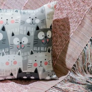 Capa Almofada 47x47cm - Gatos - Cinza/Rosa