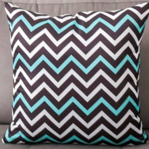Capa Almofada 47x47cm - Mini Chevron - Preto/Aqua