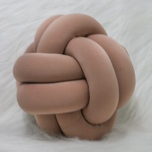 Almofada em Nó- Circunferência 82cm - Camurça