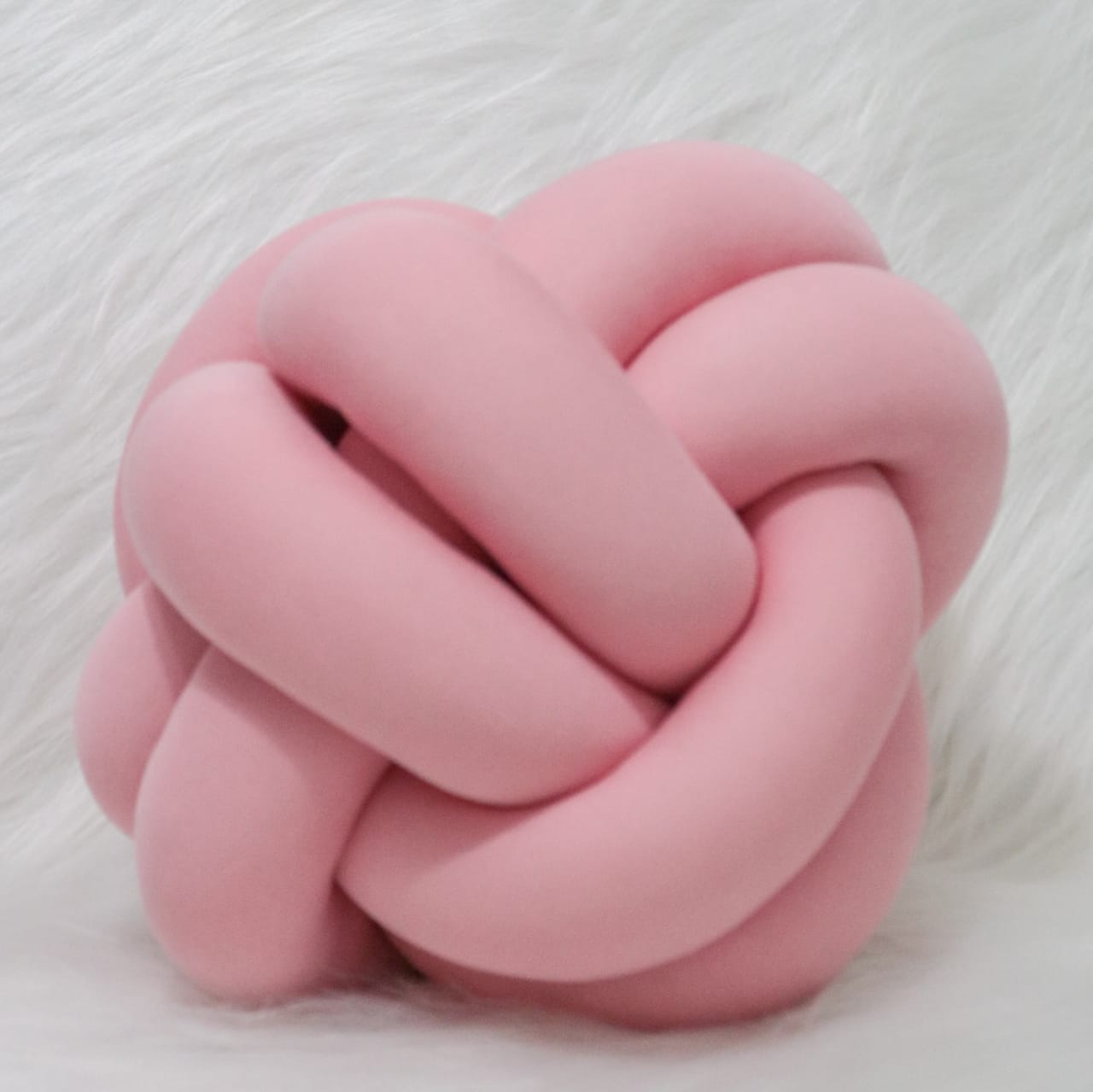 Almofada em Nó- Circunferência 82cm - Rosa Flamingo