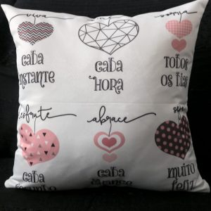 Capa Almofada 47x47cm - Corações Frases - Rosa