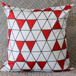Capa Almofada 45x45cm - Triângulo - Vermelho/Branco
